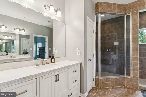 Bath - 7314 Archsine Ln, Laurel, MD 20707 photo 7 of 8