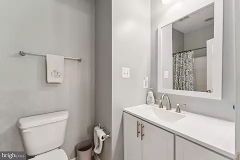 Bath - 7314 Archsine Ln, Laurel, MD 20707 photo 4 of 8