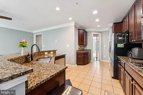 Kitchen - 7314 Archsine Ln, Laurel, MD 20707 photo 3 of 4