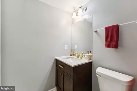Bath - 7314 Archsine Ln, Laurel, MD 20707 photo 2 of 8