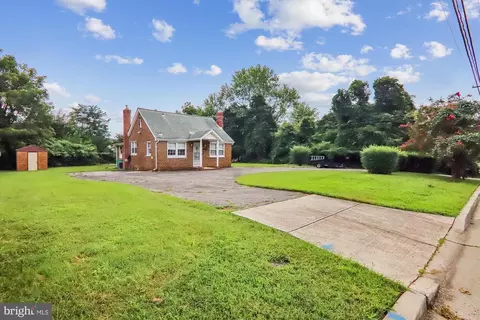 7001 Presley Rd, Lanham, MD 20706
