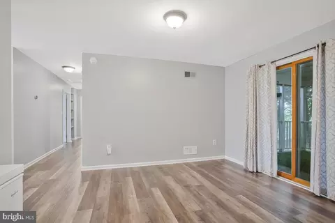 Entry Way - 1416 4th St, Lanham, MD 20706 photo 4 of 5