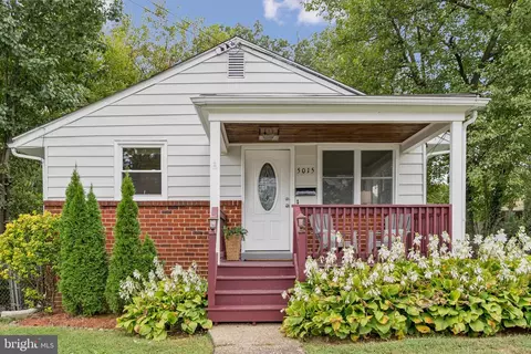 5015 Iroquois St, College Park, MD 20740