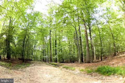 Laurel Drive, Accokeek, MD 20607