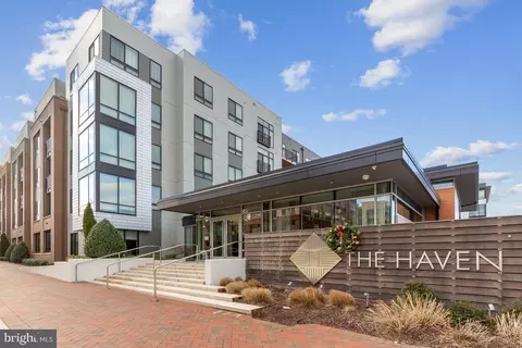 145 Riverhaven Dr #358, Oxon Hill, MD 20745