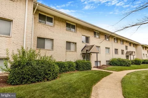 5458 85th Ave #201, Hyattsville, MD 20784