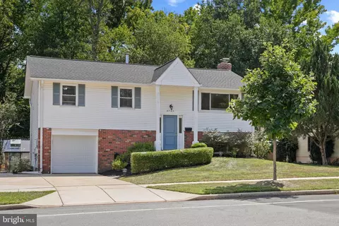 8703 Montpelier Dr, Laurel, MD 20708 photo 2