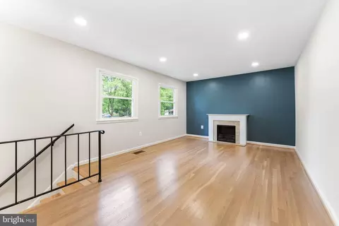 3512 Eyre Dr S, Marlboro, MD 20772