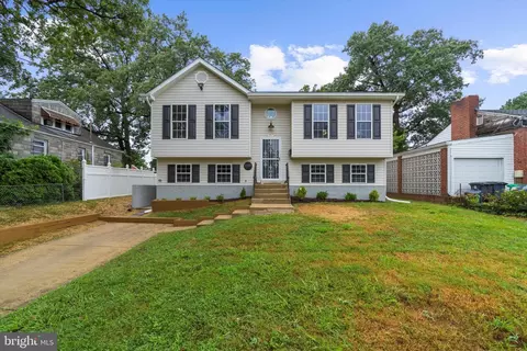 1917 Campbell Dr, Suitland, MD 20746