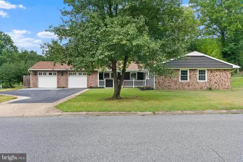 1307 Parkington Ln, Bowie, MD 20716