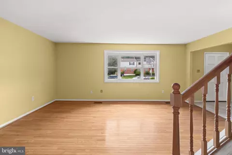 Living - 7610 Woodruff Ct, Laurel, MD 20707 photo 1 of 4