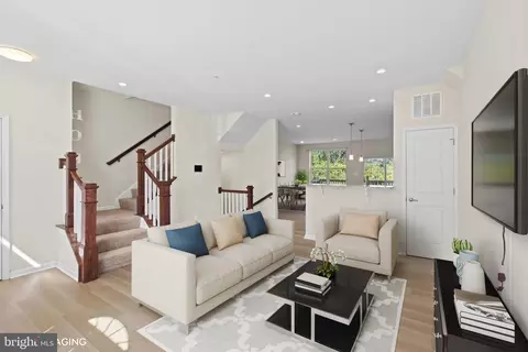 748 Maury Ave, Oxon Hill, MD 20745