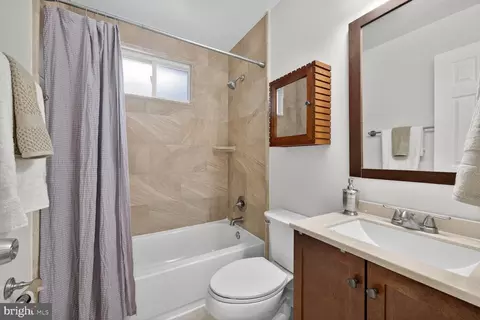 Bath - 1802 61st Ave, Cheverly, MD 20785 photo 1 of 2
