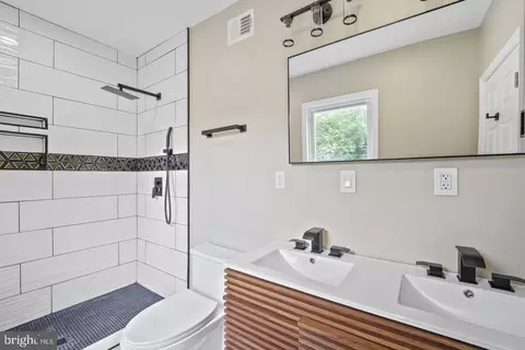 Bath - 3713 35th St, Mount Rainier, MD 20712 photo 1 of 2