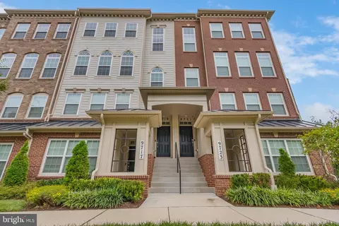 9719 Vang Dr, Lanham, MD 20706