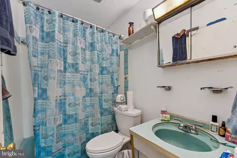 Bath - 6413 Darwin Rd, Laurel, MD 20707 photo 2 of 2