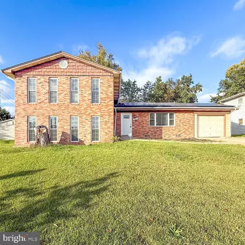 8221 Barrett Rd, Fort Washington, MD 20744