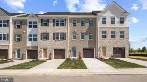 16649 Green Glade Dr, Brandywine, MD 20613 photo 2