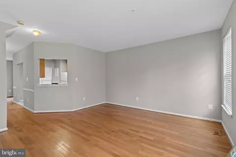 Living - 9613 Quiet Brook Ln, Clinton, MD 20735 photo 1 of 4