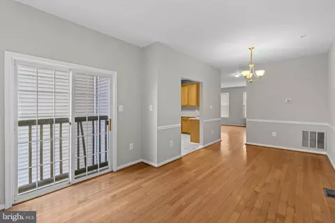 Living - 9613 Quiet Brook Ln, Clinton, MD 20735 photo 3 of 4