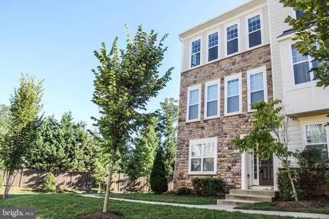 9914 Wood Edge Way, Lanham, MD 20706