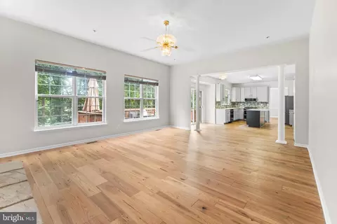 Living - 10206 Thundercloud Ct, Springdale, MD 20774 photo 5 of 9