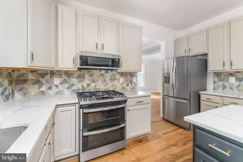 Kitchen - 10206 Thundercloud Ct, Springdale, MD 20774 photo 3 of 5