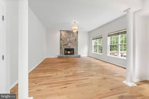 Living - 10206 Thundercloud Ct, Springdale, MD 20774 photo 3 of 9