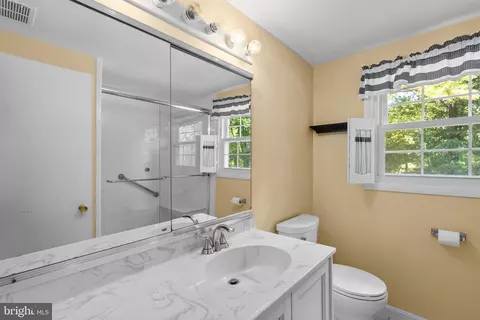 Bath - 12306 Shadetree Ln, Laurel, MD 20708 photo 3 of 4