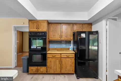 Kitchen - 12306 Shadetree Ln, Laurel, MD 20708 photo 2 of 2