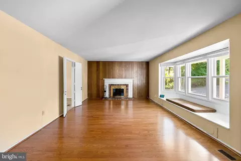 Living - 12306 Shadetree Ln, Laurel, MD 20708 photo 4 of 8