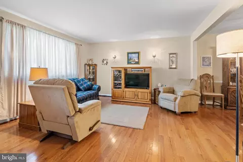 9109 Cheltenham Dr, Brandywine, MD 20613 photo 11