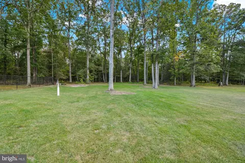 9109 Cheltenham Dr, Brandywine, MD 20613 photo 4