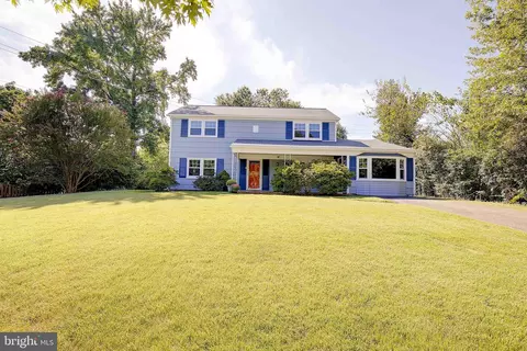 2811 Barberry Ln, Bowie, MD 20715