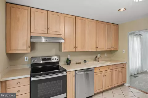 Kitchen - 8424 Oak Stream Dr, Laurel, MD 20708 photo 3 of 3