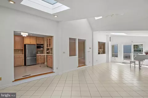 Entry Way - 8424 Oak Stream Dr, Laurel, MD 20708 photo 5 of 7