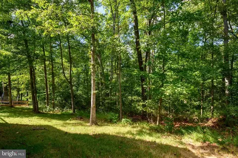 Exterior - 8424 Oak Stream Dr, Laurel, MD 20708 photo 5 of 7