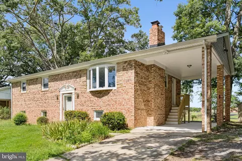 9664 Gwynndale Dr, Clinton, MD 20735