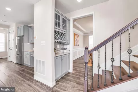 Entry Way - 3709 Celeste Bruce Cir, Bowie, MD 20721 photo 5 of 22