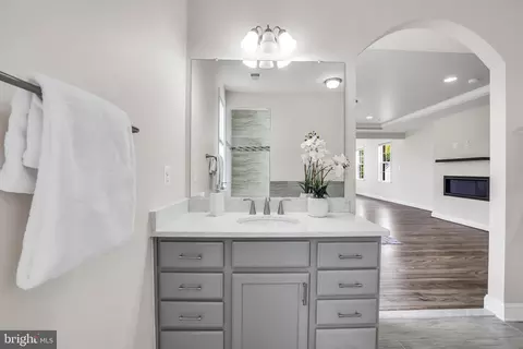 Bath - 3709 Celeste Bruce Cir, Bowie, MD 20721 photo 9 of 10