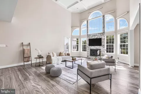 Living - 3709 Celeste Bruce Cir, Bowie, MD 20721 photo 3 of 13