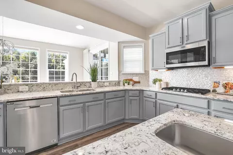 Kitchen - 3709 Celeste Bruce Cir, Bowie, MD 20721 photo 9 of 12