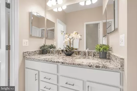 Entry Way - 3709 Celeste Bruce Cir, Bowie, MD 20721 photo 15 of 22
