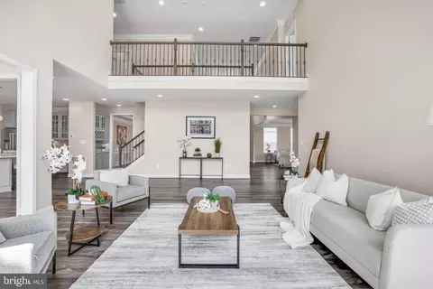 Living - 3709 Celeste Bruce Cir, Bowie, MD 20721 photo 5 of 13