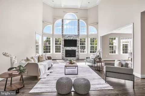 Living - 3709 Celeste Bruce Cir, Bowie, MD 20721 photo 2 of 13