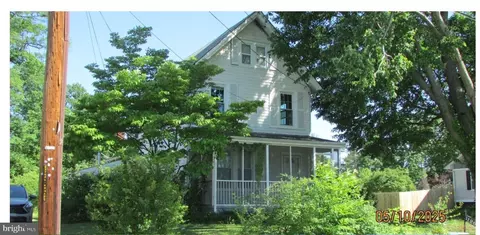 5126 Navahoe St, College Park, MD 20740