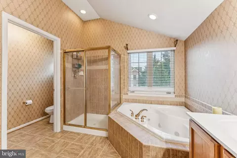 Bath - 8108 Whittham Dr, Brandywine, MD 20613 photo 3 of 6