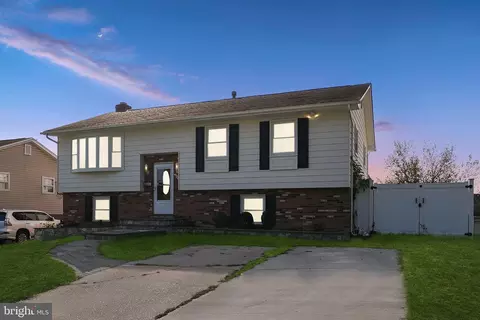 6805 Sunset Ter, Lanham, MD 20706