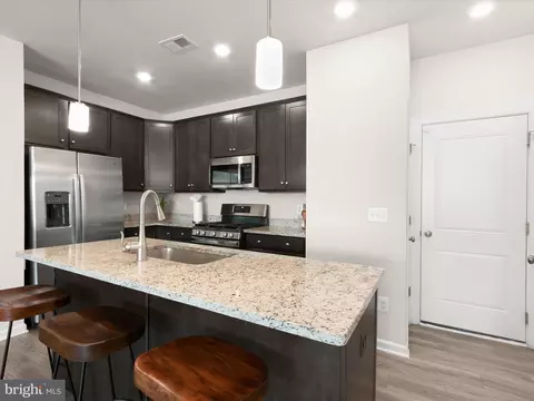 5656 Lanteen St, Lanham, MD 20706 photo 9