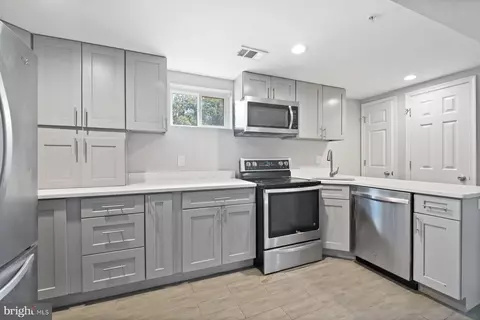2215 Oak Glen Way, District Heights, MD 20747